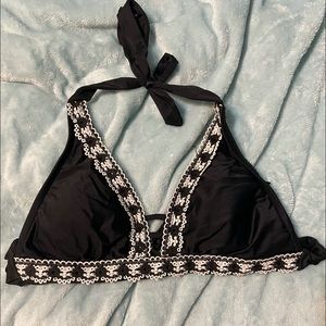 Black and white bikini top